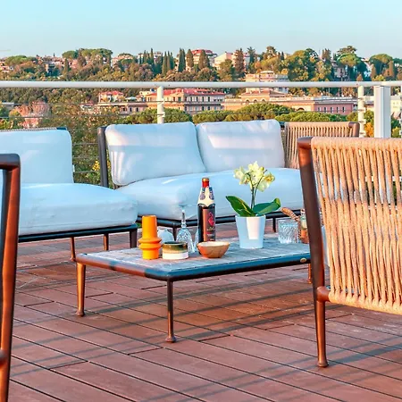 Skylife 360 Rooftop Penthouse Apartment Rom