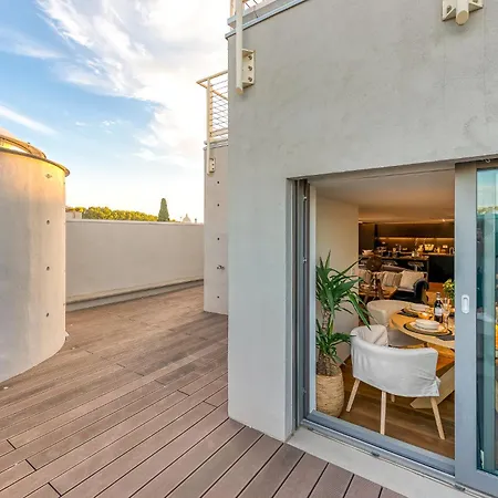 Skylife 360 Rooftop Penthouse * Rom