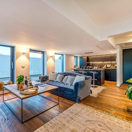 Skylife 360 Rooftop Penthouse