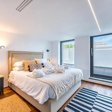 Skylife 360 Rooftop Penthouse